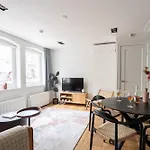 Numa Helmers Apartahotel 4*