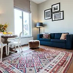 Numa Helmers Apartahotel